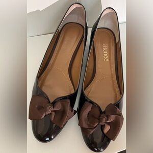 J.Renee Cameo Patent Bow Brown 8M